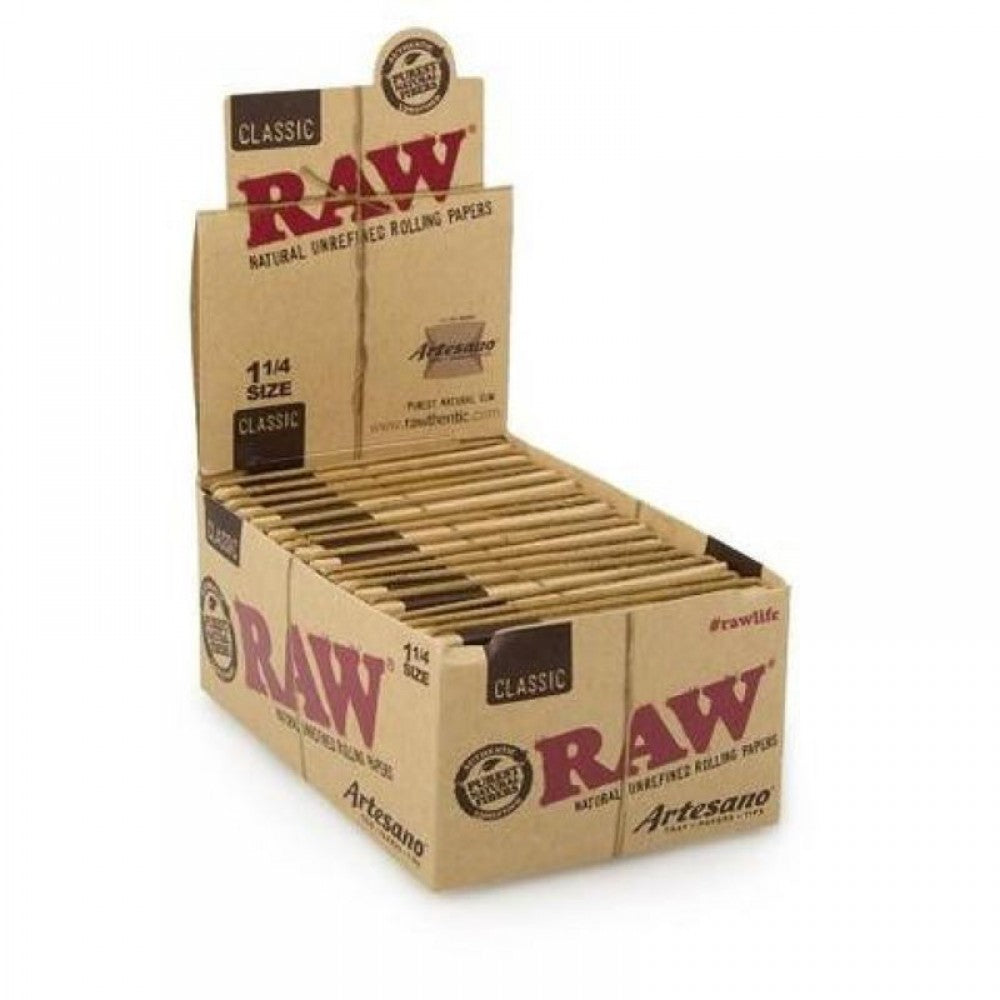 RAW Classic Artesano 1¼ Size Rolling Papers featuring thin lightweight paper, natural appearance, premium packaging, and 15 papers per pack.