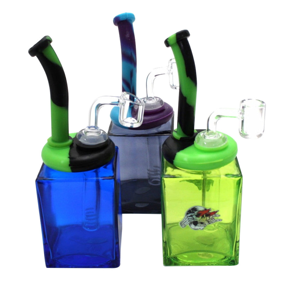 7.5-inch Glass Square Dab Rig with Silicone Top and 14mm Male Banger featuring a square glass design, durable silicone top, 14mm male banger, and stable base.