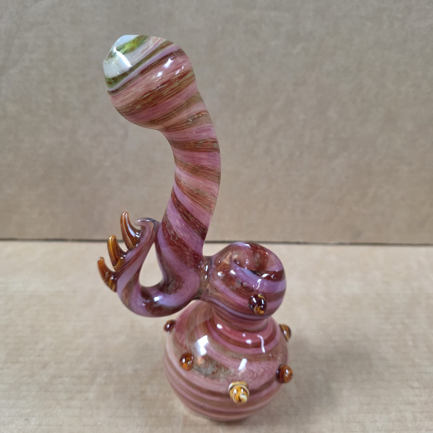 Hook with spike design bubbler large size